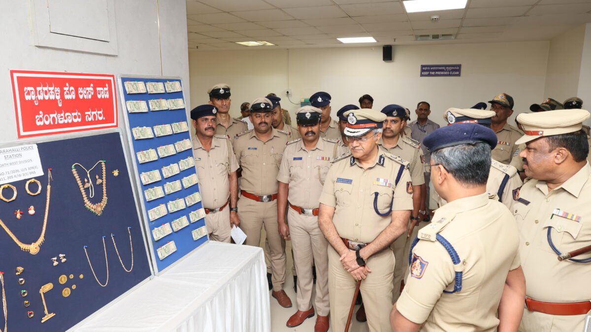 ಪೊಲೀಸ್ ಸಮವಸ್ತ್ರದಲ್ಲಿ ಬಂದ ಖತರ್ನಾಕ್ ಕಳ್ಳ, ಪೆರೋಲ್ ಮೇಲೆ ಆಚೆ ಬಂದು ನಡೆಸಿದ್ದ ದುಷ್ಟ ಕೃತ್ಯ, ನಾಲ್ಕೇ ದಿನದಲ್ಲಿ ಭೇಟಿಯಾಡಿದ ಬ್ಯಾಡರಹಳ್ಳಿ ಇನ್ಸ್ಪೆಕ್ಟರ್ ಭಾಸ್ಕರ್ ಅಂಡ್ ಟೀಮ್