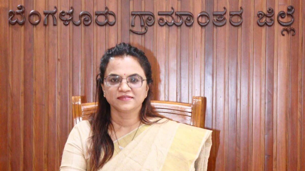 ಕಾಳಸಂತೆಯಲ್ಲಿ ಗ್ಯಾಸ್ ಸಿಲಿಂಡರ್ ಮಾರಾಟ ಮಾಡಿದರೆ ಪರವಾನಗಿ ರದ್ದು: ಜಿಲ್ಲಾಧಿಕಾರಿ ಡಾ. ಕೆ.ಎನ್. ಅನುರಾಧ ಎಚ್ಚರಿಕೆ