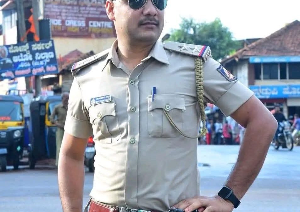 ಶಿರಸಿಯ ‘ಸಿಂಗಂ’ ಖ್ಯಾತಿಯ ಪಿಎಸ್‌ಐ ರಾಜಕುಮಾರ್ ಉಕ್ಕಲಿಗೆ 2025ರ ಪ್ರತಿಷ್ಠಿತ ‘ಮುಖ್ಯಮಂತ್ರಿ ಪದಕ’ ಗೌರವ