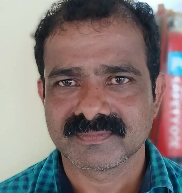ಚಿನ್ನಸ್ವಾಮಿ ಕ್ರೀಡಾಂಗಣದಲ್ಲಿ ಐಪಿಎಲ್ ಟಿಕೆಟ್ ಬ್ಲಾಕ್ ದಂಧೆ: ಕ್ಯಾಂಟೀನ್ ನೌಕರನ ಬಂಧನ, 100ಕ್ಕೂ ಹೆಚ್ಚು ಟಿಕೆಟ್ ವಶ!
