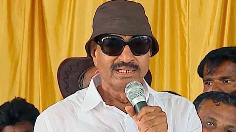 ಬೆಂಗಳೂರಿನಲ್ಲಿ ಬಸವ ಜಯಂತಿ ಸಂಭ್ರಮ: ವಾಟಾಳ್ ನಾಗರಾಜ್ ನೇತೃತ್ವದಲ್ಲಿ ಬೆಳ್ಳಿ ರಥದ ಭವ್ಯ ಮೆರವಣಿಗೆ