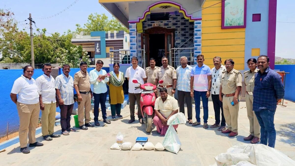 ರಾಯಚೂರು: ಅಬಕಾರಿ ಇಲಾಖೆ ಮಿಂಚಿನ ದಾಳಿ; ಕಿಲೋ ಗಟ್ಟಲೆ ಮಾದಕ ದ್ರವ್ಯ ಜಪ್ತಿ, ಆರೋಪಿ ಬಂಧನ
