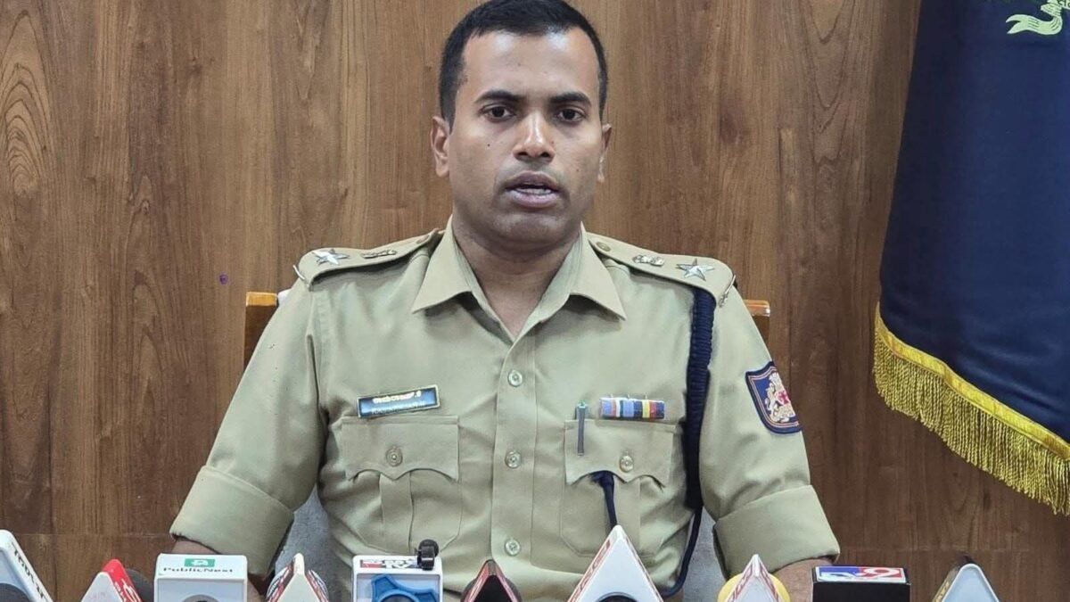 ಅಕ್ರಮ ಸರಾಯಿ ಮಾರಾಟಗಾರರಿಗೆ ಎಸ್‌ಪಿ ಖಡಕ್ ವಾರ್ನಿಂಗ್: ರೌಡಿ ಶೀಟ್ ಜೊತೆ ಗಡಿಪಾರು ಶಿಕ್ಷೆಯ ಎಚ್ಚರಿಕೆ!