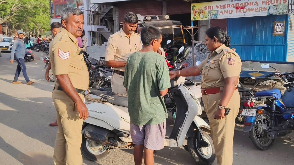 ಅಪ್ರಾಪ್ತ ವಯಸ್ಕರ ವಾಹನ ಚಾಲನೆಗೆ ಬ್ರೇಕ್: ಆನೇಕಲ್ ಪೊಲೀಸರಿಂದ ಬಿಗಿ ಕಾರ್ಯಾಚರಣೆ