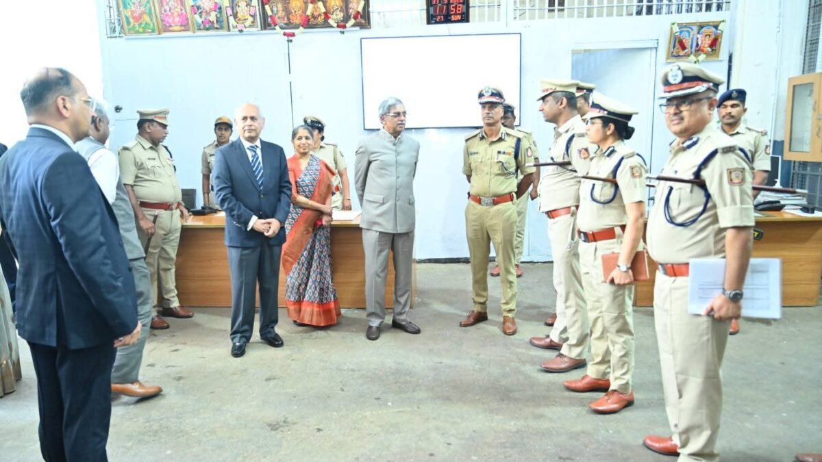ಪರಪ್ಪನ ಅಗ್ರಹಾರ ಕೇಂದ್ರ ಕಾರಾಗೃಹಕ್ಕೆ ಸುಪ್ರೀಂ ಕೋರ್ಟ್ ನ್ಯಾಯಮೂರ್ತಿ ವಿಕ್ರಂ ನಾಥ್ ಭೇಟಿ: ‘ಸೆಲ್ ಟು ಸ್ಕಿಲ್’ ಕಂಪ್ಯೂಟರ್ ಲ್ಯಾಬ್ ಉದ್ಘಾಟನೆ