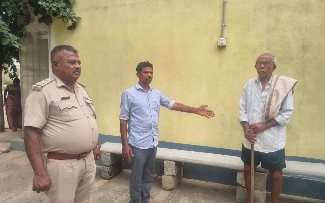 ಗಮನ ಬೇರೆಡೆ ಸೆಳೆದು ವೃದ್ಧನ ಚಿನ್ನದ ಸರ ಕದ್ದಿದ್ದ ಖತರ್ನಾಕ್ ಕಳ್ಳ ಸರ್ಜಾಪುರ ಪೊಲೀಸರ ಬಲಿಗೆ!