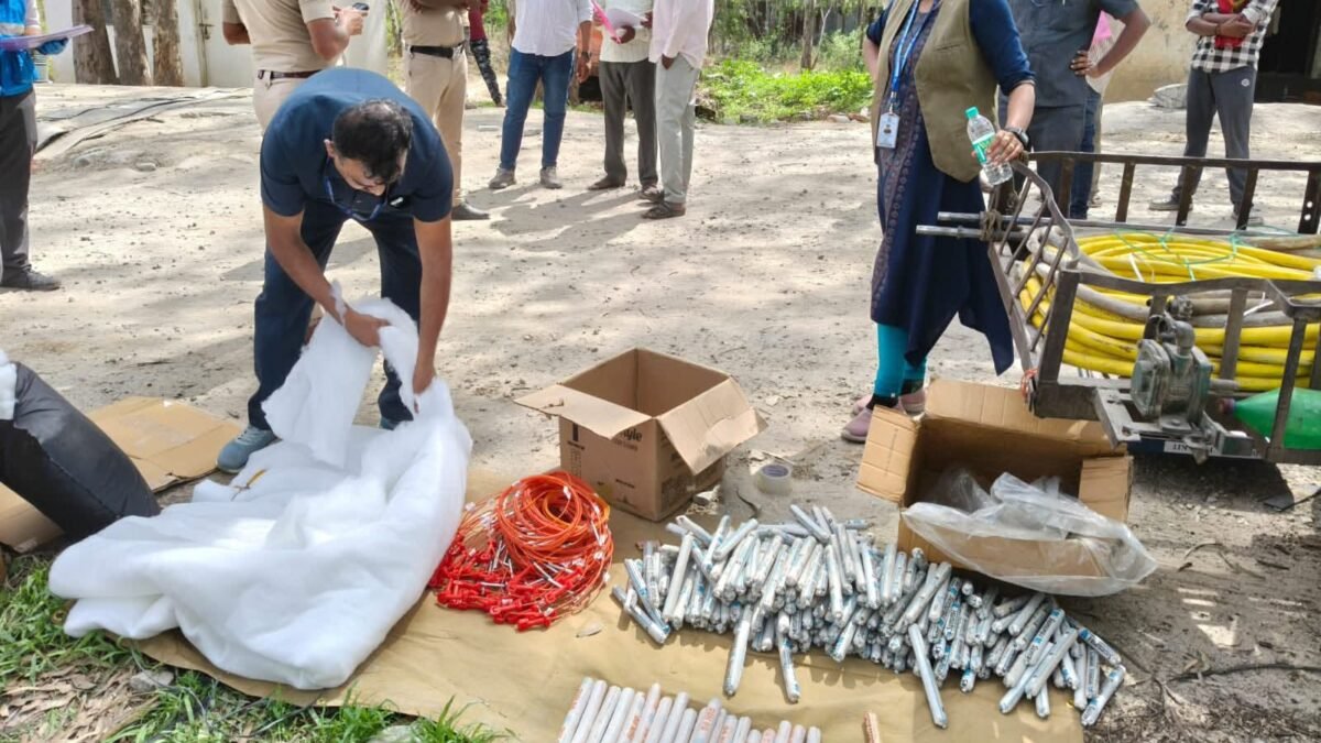 ಬೆಂಗಳೂರು ನಗರದ ಹೊರವಲಯದಲ್ಲಿ ರಾಶಿ ರಾಶಿ ಜಿಲೆಟಿನ್ ಕಡ್ಡಿ ಪತ್ತೆ: ಅವಲಹಳ್ಳಿ ಪೊಲೀಸರಿಂದ ಭರ್ಜರಿ ಬೇಟೆ!
