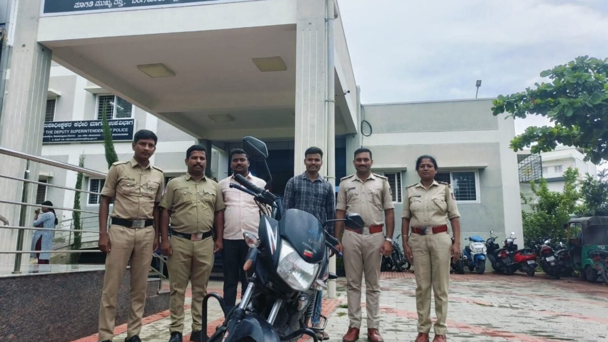 ಪ್ರಾವಿಜನ್ ಸ್ಟೋರ್ ಬೀಗ ಮುರಿದು ಕಳ್ಳತನ ಮಾಡಿದ್ದ ಖದೀಮನ ಬಂಧನ; ಕದ್ದ ಮಾಲು, ದ್ವಿಚಕ್ರ ವಾಹನ ಜಪ್ತಿ