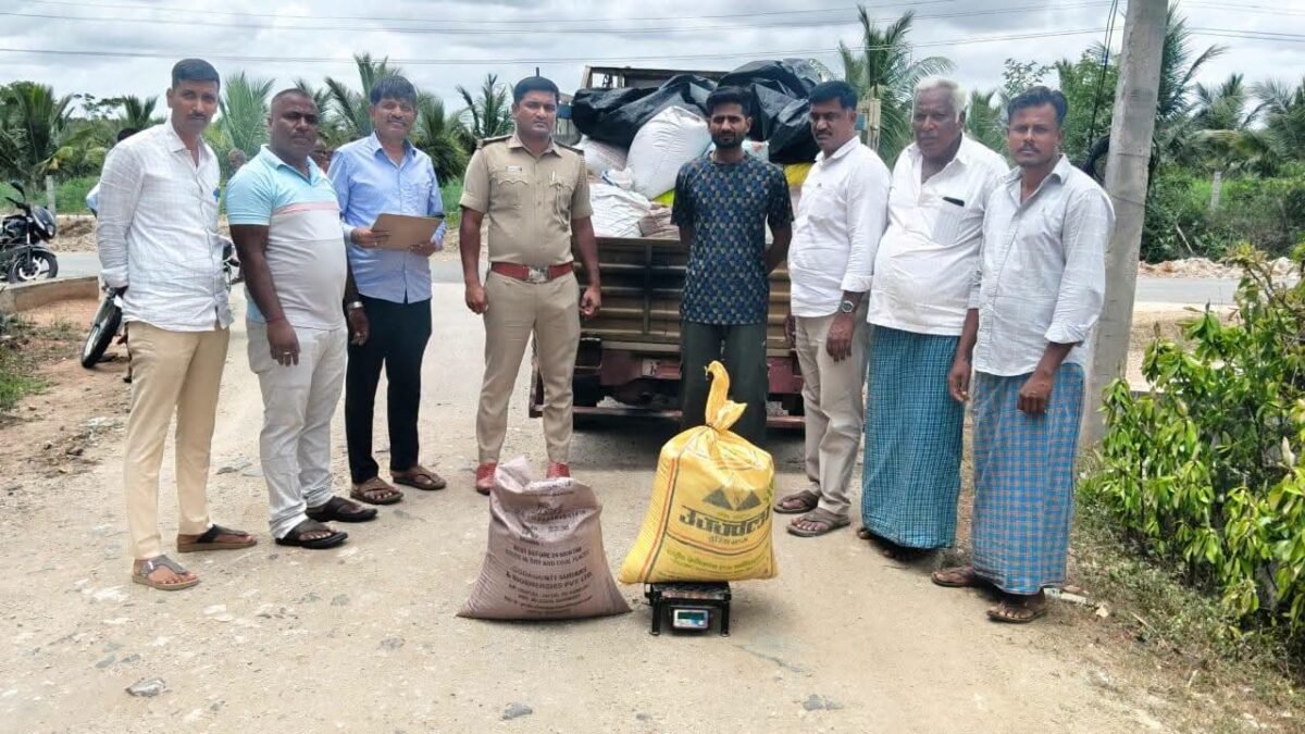 ಪೊಲೀಸ್ ಭರ್ಜರಿ ಬೇಟೆ: ಅಕ್ರಮ ಪಡಿತರ ಅಕ್ಕಿ ಹಾಗೂ ಕೇರಳ ಲಾಟರಿ ಜಪ್ತಿ; ಎಸ್‌ಪಿ ಮುತ್ತುರಾಜು ಪ್ರಶಂಸೆ