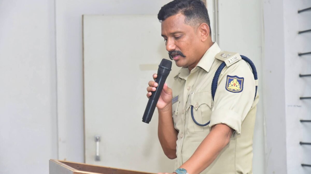 ಮಾದಕ ವಸ್ತುಗಳ ಆಕರ್ಷಣೆಯಿಂದ ದೂರವಿದ್ದು ಆರೋಗ್ಯಕರ ಜೀವನ ಅಳವಡಿಸಿಕೊಳ್ಳಿ: ಎಂ.ಬಿ.ಎ. ವಿದ್ಯಾರ್ಥಿಗಳಿಗೆ ಮೈಸೂರು ಎಸ್‌ಪಿ ಮಲ್ಲಿಕಾರ್ಜುನ ಬಾಲದಂಡಿ ಕಿವಿಮಾತು