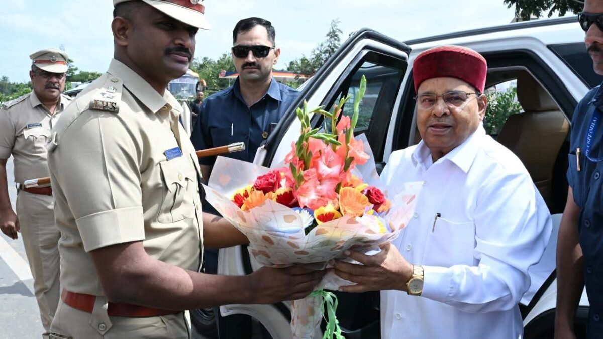 ತುಮಕೂರು ವಿವಿ ಜ್ಞಾನಸಿರಿ ಕ್ಯಾಂಪಸ್‌ನಲ್ಲಿ ವಿವಿಧ ಕಟ್ಟಡಗಳ ಲೋಕಾರ್ಪಣೆ – ಗೌರವಾನ್ವಿತ ರಾಜ್ಯಪಾಲರಿಗೆ ಭವ್ಯ ಸ್ವಾಗತ