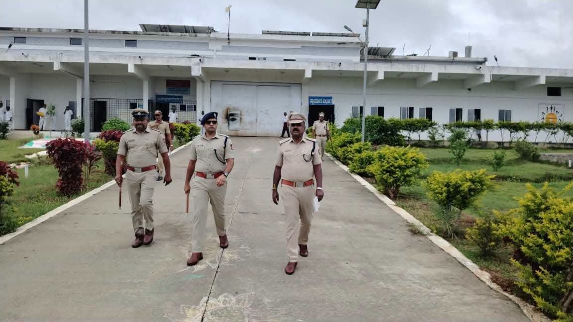 ಕೇಂದ್ರ ಕಾರಾಗೃಹಕ್ಕೆ ಎಸ್ಪಿ ನಿಖಿಲ್ ದಿಢೀರ್ ಭೇಟಿ – ಭದ್ರತೆ ಪರಿಶೀಲನೆ!
