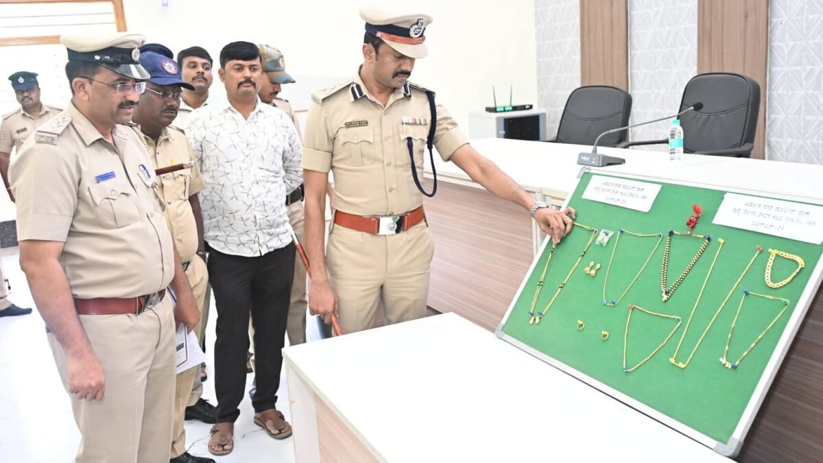 ಅಶೋಕ ನಗರ ಪೊಲೀಸರ ಭರ್ಜರಿ ಕಾರ್ಯಾಚರಣೆ; ಕುಖ್ಯಾತ ಮನೆಗಳ್ಳನ ಬಂಧನ, ₹20 ಲಕ್ಷ ಮೌಲ್ಯದ ಚಿನ್ನಾಭರಣ ಜಪ್ತಿ!