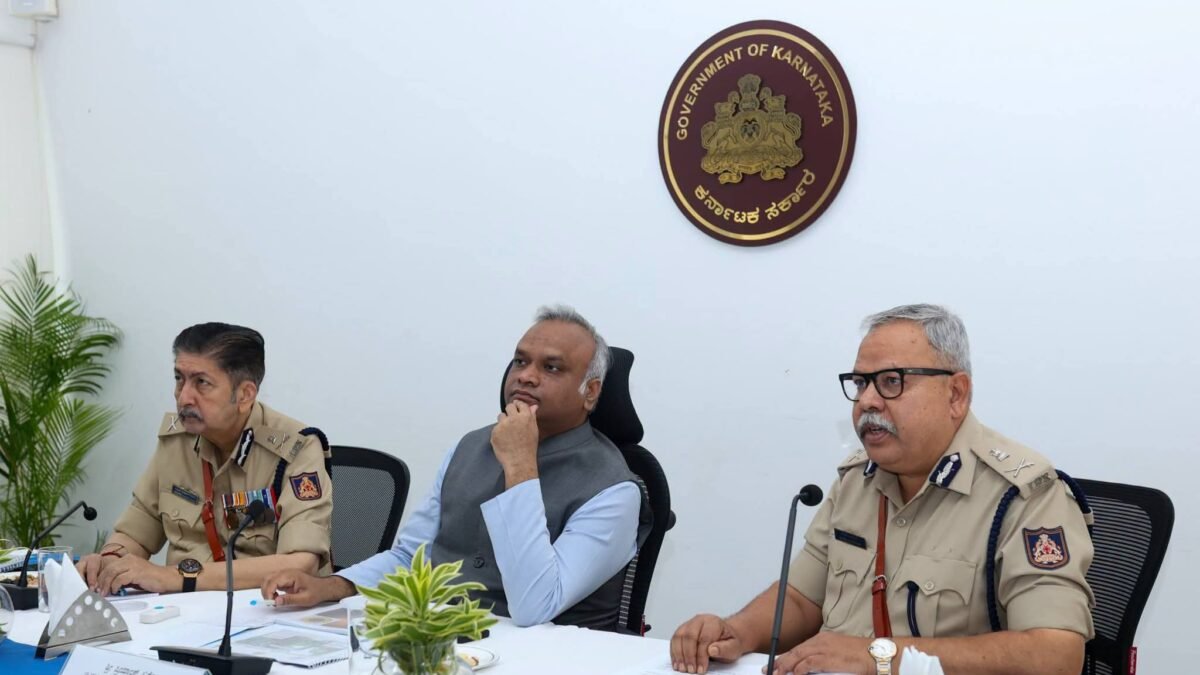 ಅಗ್ನಿಶಾಮಕ ಇಲಾಖೆ ಪ್ರಗತಿ ಪರಿಶೀಲನೆ: 490 ಹುದ್ದೆಗಳ ಶೀಘ್ರ ಭರ್ತಿ, 219 ಠಾಣೆಗಳ ಪರಿಶೀಲನೆಗೆ ಸೂಚನೆ!