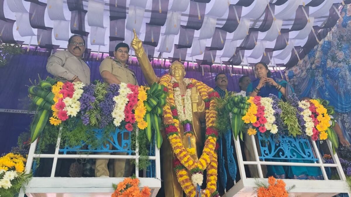 ರಾಬರ್ಟ್‌ಸನ್‌ ಪೇಟೆ: ಡಾ. ಬಿ.ಆರ್. ಅಂಬೇಡ್ಕರ್ ಪುತ್ತಳಿ ಅನಾವರಣ – ಕಾನೂನು ಸುವ್ಯವಸ್ಥೆಗೆ ಬಿಗಿ ಪೊಲೀಸ್ ಬಂದೋಬಸ್ತ್