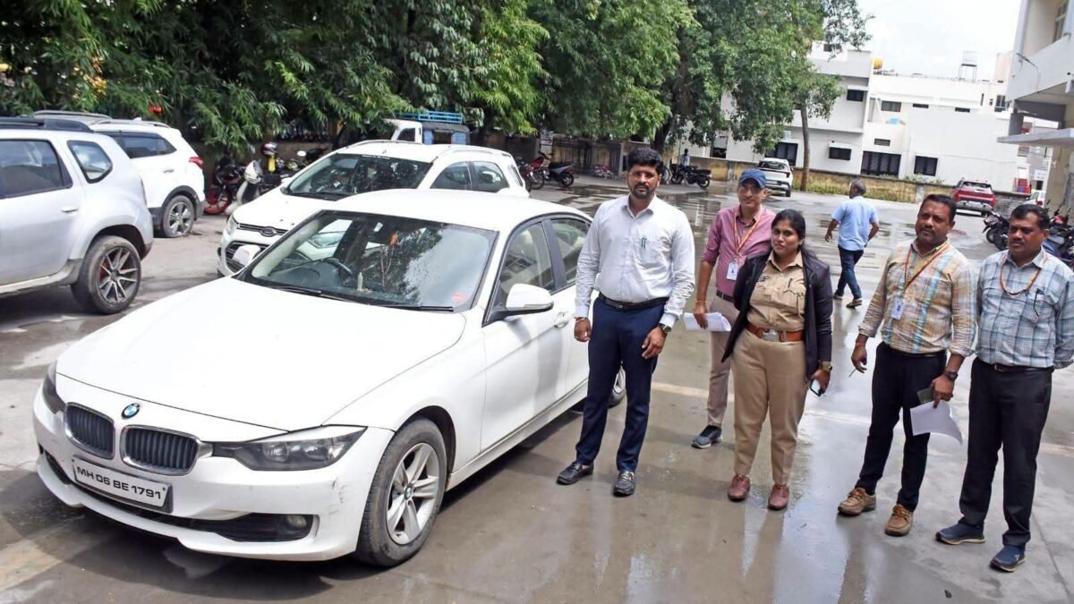 ತೆರಿಗೆ ವಂಚನೆಗೆ ಬ್ರೇಕ್! ಮೈಸೂರು ಪಶ್ಚಿಮ RTO ಮಿಂಚಿನ ದಾಳಿ: 3 ವಾಹನಗಳು ವಶ