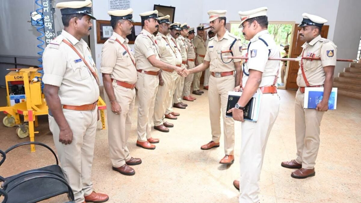 ಗದಗ ಡಿಎಆರ್ ಘಟಕ ಹಾಗೂ ಪೊಲೀಸ್ ವಸತಿ ಗೃಹಕ್ಕೆ ಎಸ್‌ಪಿ ಮಿಥುನ್ ಎಚ್.ಎನ್. ಭೇಟಿ: ಪರಿಶೀಲನೆ