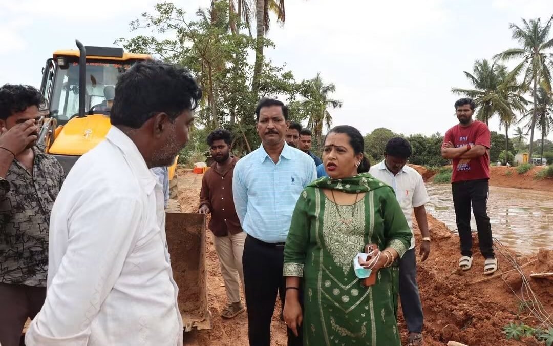 ಅಕ್ರಮ ಕ್ಯಾಟ್‌ಫಿಶ್ ಸಾಕಾಣಿಕೆ ಕೇಂದ್ರಗಳ ಮೇಲೆ ಜಿ.ಪಂ. ಸಿಇಒ ದಿಢೀರ್ ಭೇಟಿ—20ಕ್ಕೂ ಹೆಚ್ಚು ಹೊಂಡಗಳು, ಮೀನು ಸಹಿತ ನಾಶ!