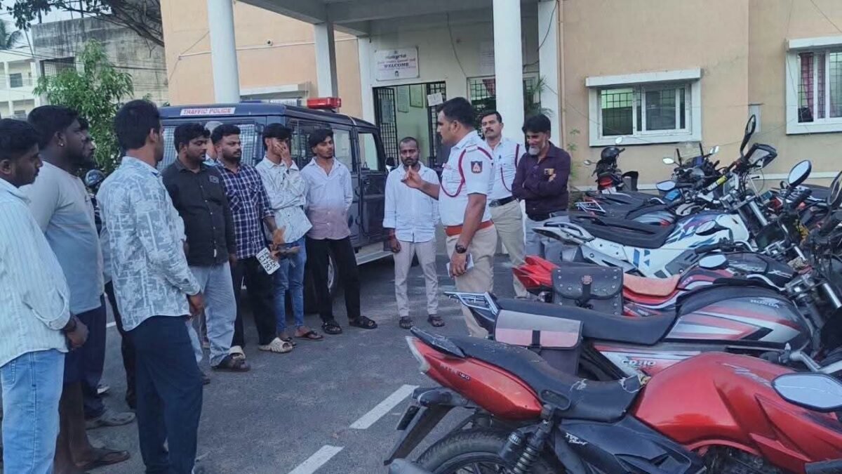 ಶಿವಮೊಗ್ಗದಲ್ಲಿ ಸಂಚಾರ ಪೊಲೀಸರ ಖಡಕ್ ಆಕ್ಷನ್: ನಂಬರ್ ಪ್ಲೇಟ್ ಇಲ್ಲದ 72 ಬೈಕ್‌ಗಳ ವಿರುದ್ಧ ಪ್ರಕರಣ ದಾಖಲು!
